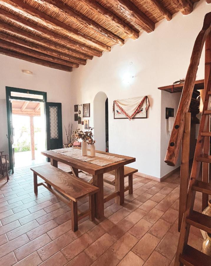 Monolithos  Batu Vacation House מראה חיצוני תמונה