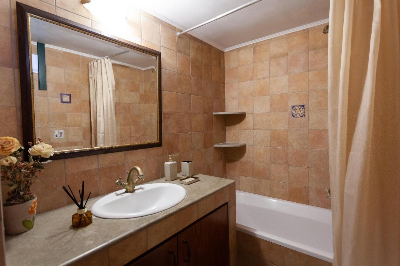 Monolithos  Batu Vacation House מראה חיצוני תמונה
