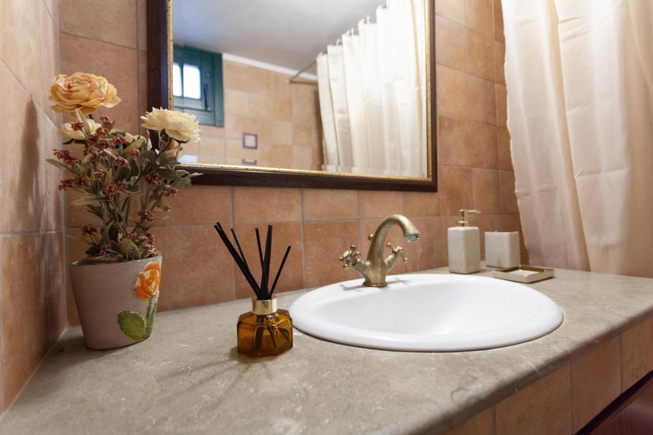 Monolithos  Batu Vacation House מראה חיצוני תמונה