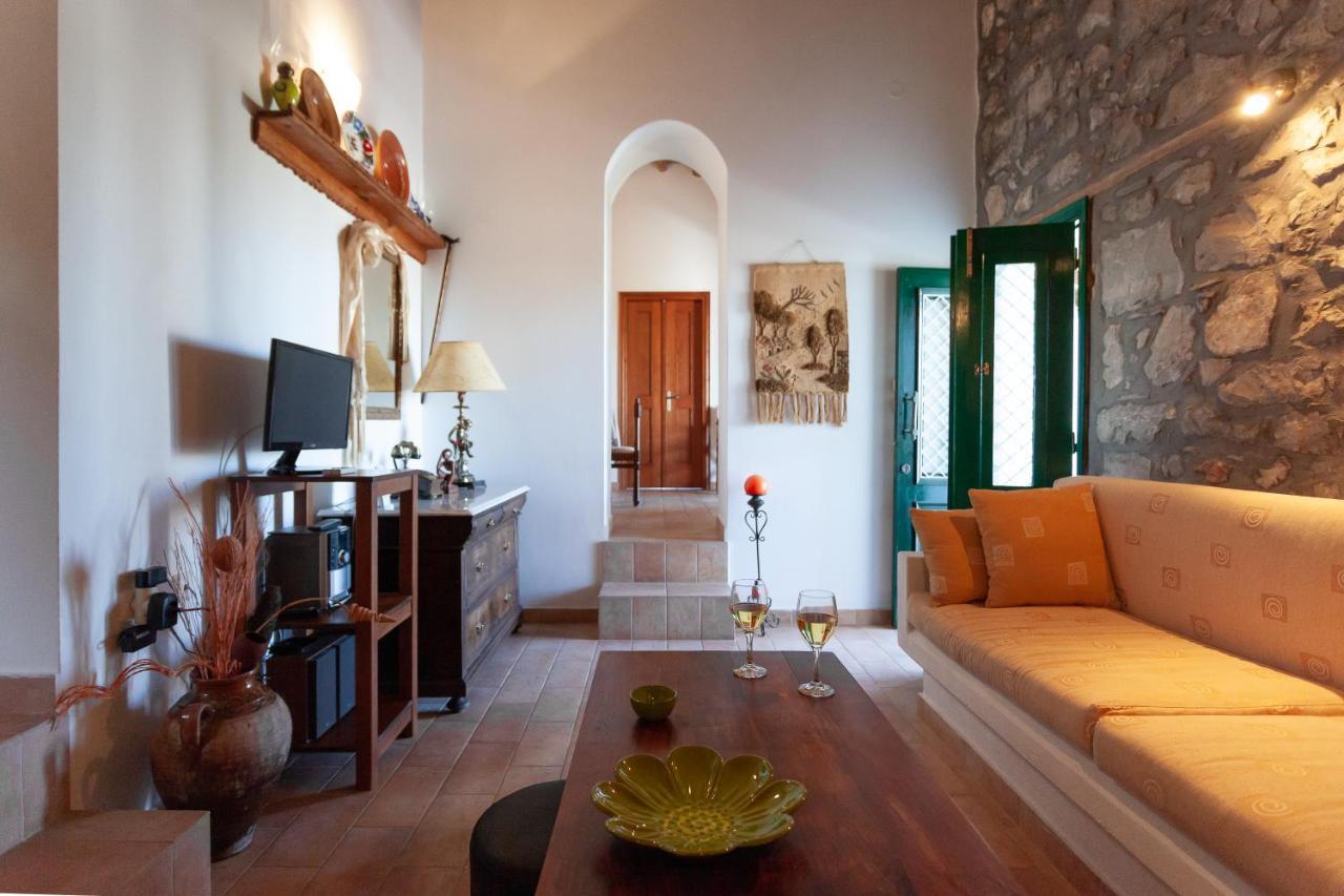 Monolithos  Batu Vacation House מראה חיצוני תמונה